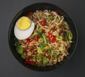 MONOSODIUM GLUTAMATE AND SALT:EFFECT ON WEIGHT LOSS