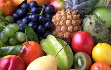 HOW TO EAT FRUITS FOR WEIGHT LOSS